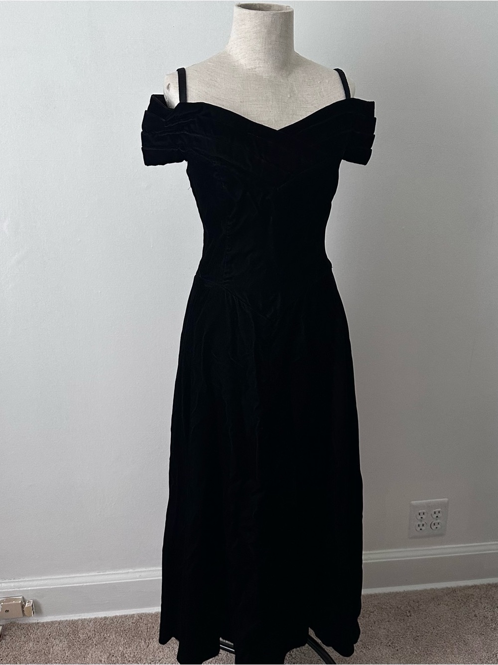 Vintage 90s Black velvet off shoulder basque waist midi dress Sz 4 Whimsigoth